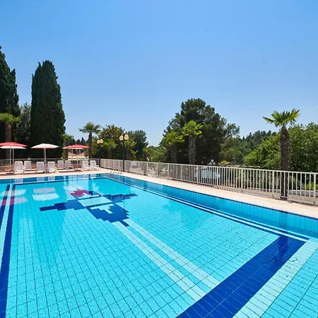 Zorna Plava Laguna ホテル 3*