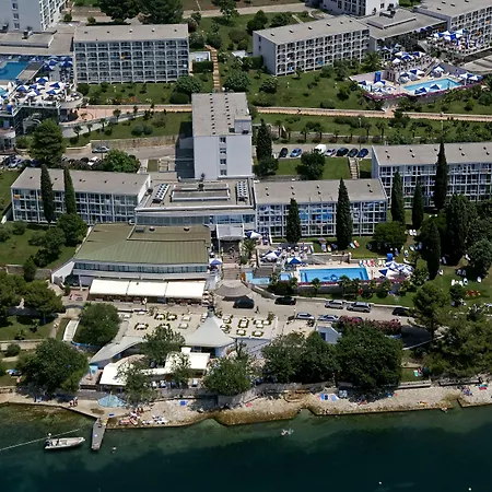Zorna Plava Laguna