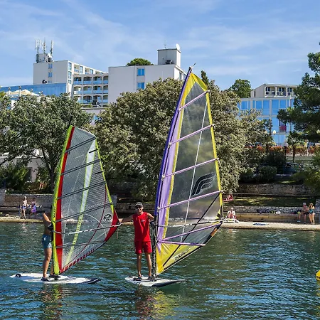 Zorna Plava Laguna ホテル 3*