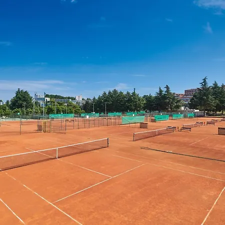 Zorna Plava Laguna 3*