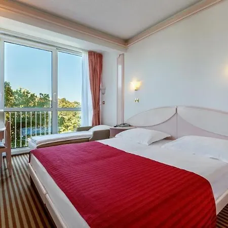Zorna Plava Laguna ホテル 3*