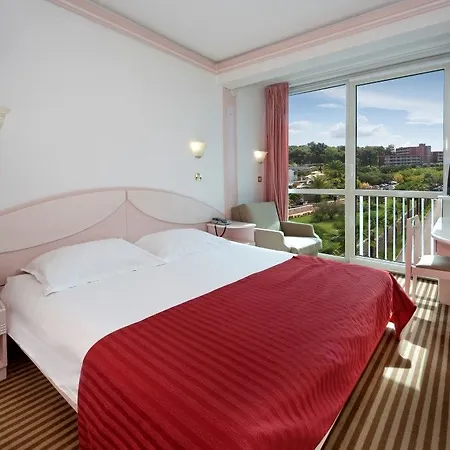 Zorna Plava Laguna ホテル 3*