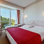 Zorna Plava Laguna ホテル 3*