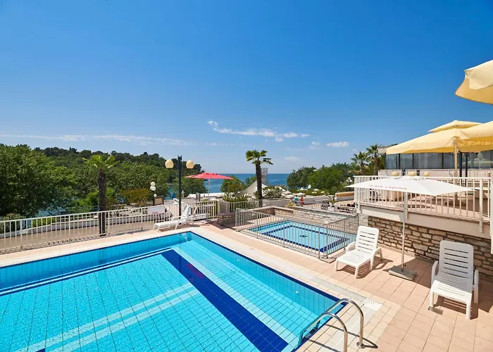 Zorna Plava Laguna 3*